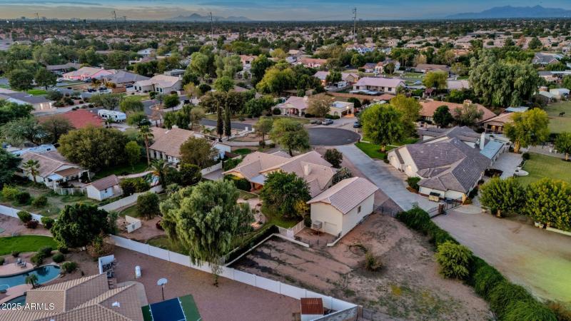 116-web-or-mls-1911-e-bruce-ave