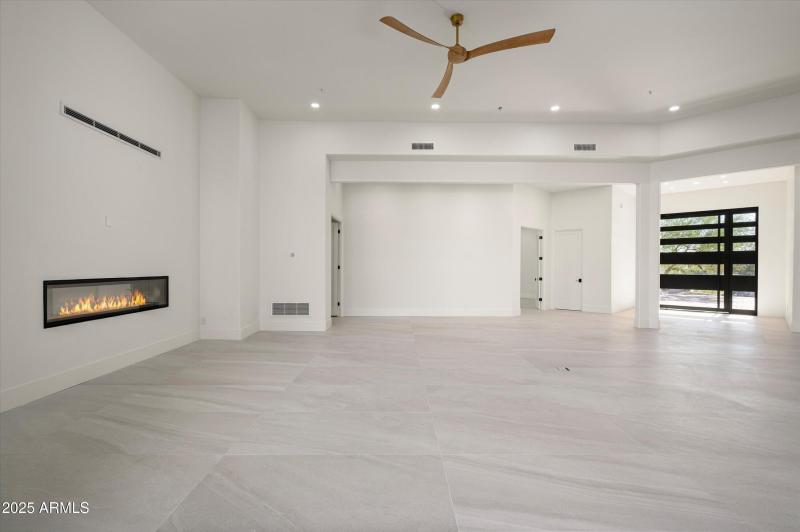 11-12816ETurquoiseAve-11