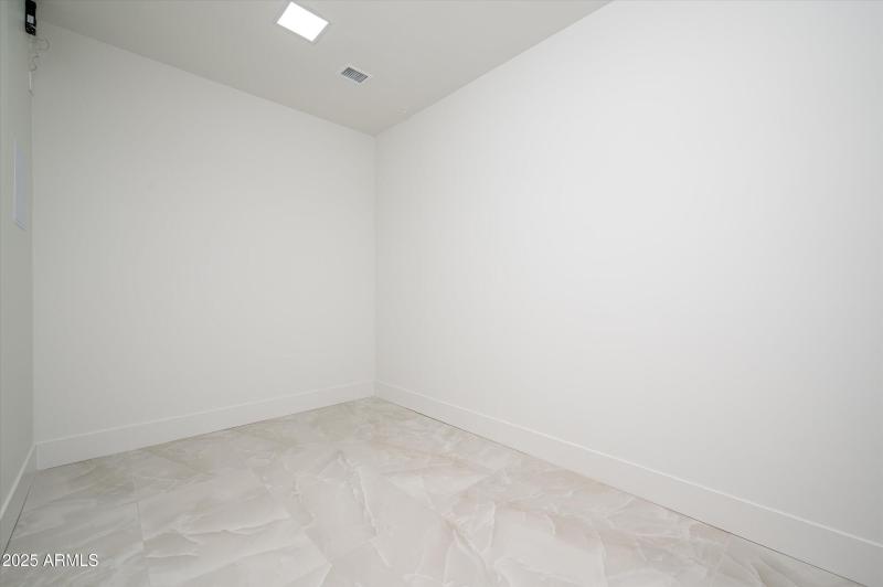 27-12816ETurquoiseAve-27