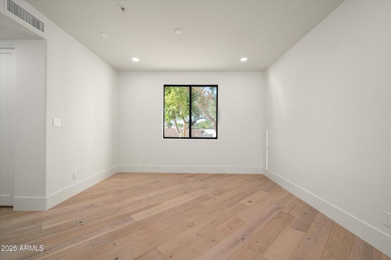 43-12816ETurquoiseAve-43