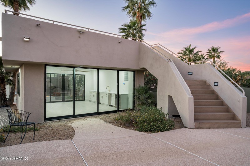 57-12816ETurquoiseAve-57