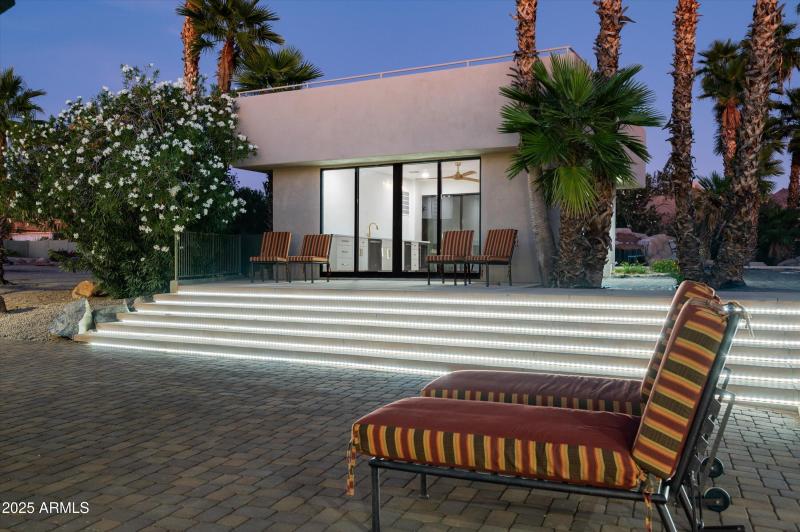 59-12816ETurquoiseAve-59