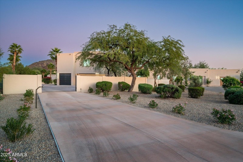 63-12816ETurquoiseAve-63