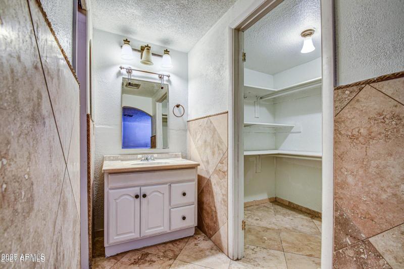 20210211200339376182000000-o