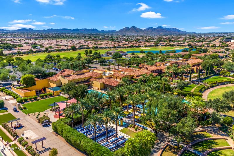 La Casa Main Club House