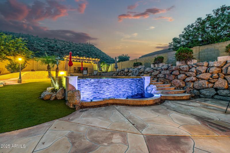 Pool Baja Step + Views