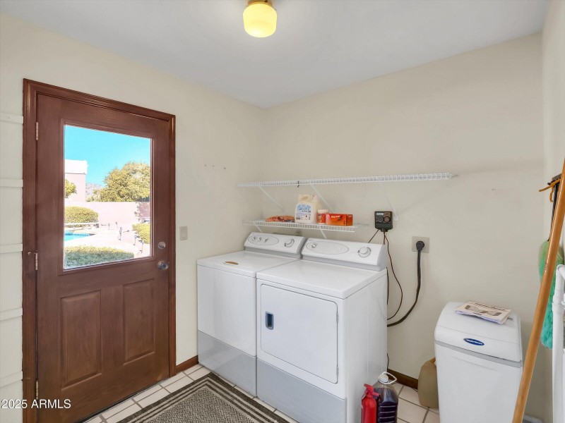 16-15172 E Verbena Drive-16