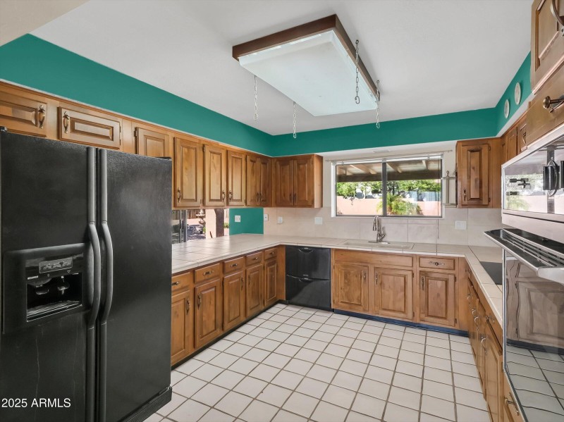 14-15172 E Verbena Drive-14