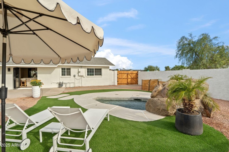 Plenty of sitting areas