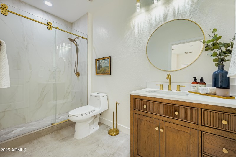 1st Floor Ensuite Bathroom