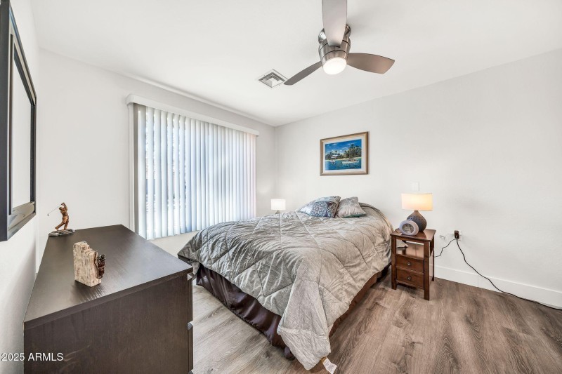 14300 W Bell Rd 423-27