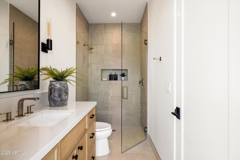 061-5715 E Monterosa St Phoenix_61