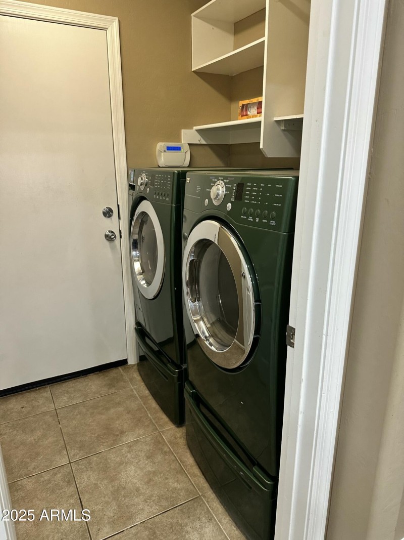 20251116_225149734_iOS