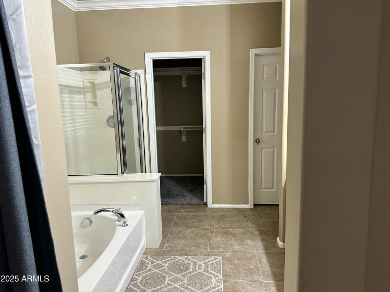 20251116_225749648_iOS