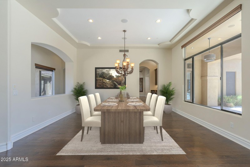 Dining with virtual staging