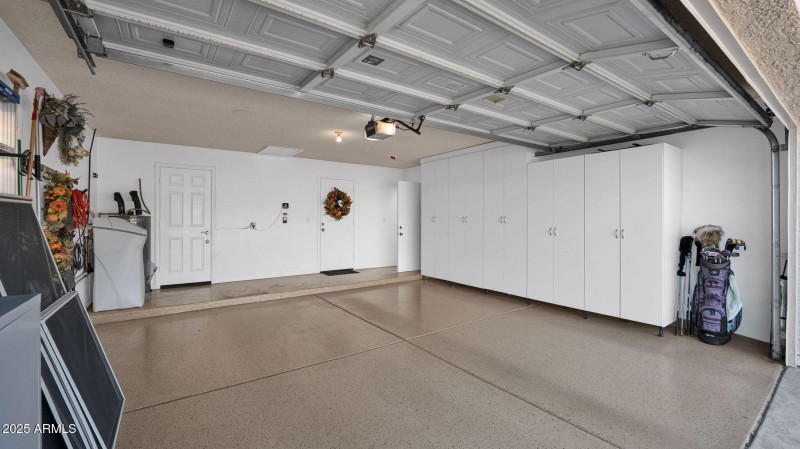 Epoxy Garage w/Cabinets