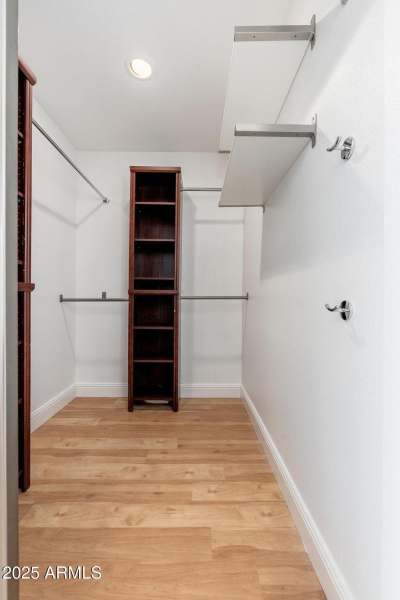 9709 E Mountain View Rd UNIT 2705 - 25