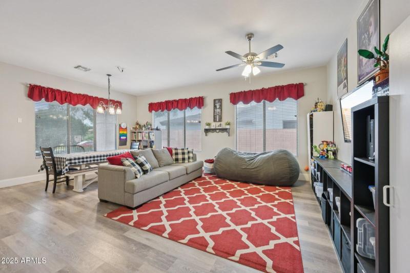 12-web-or-mls-E Decatur St-S1611-012