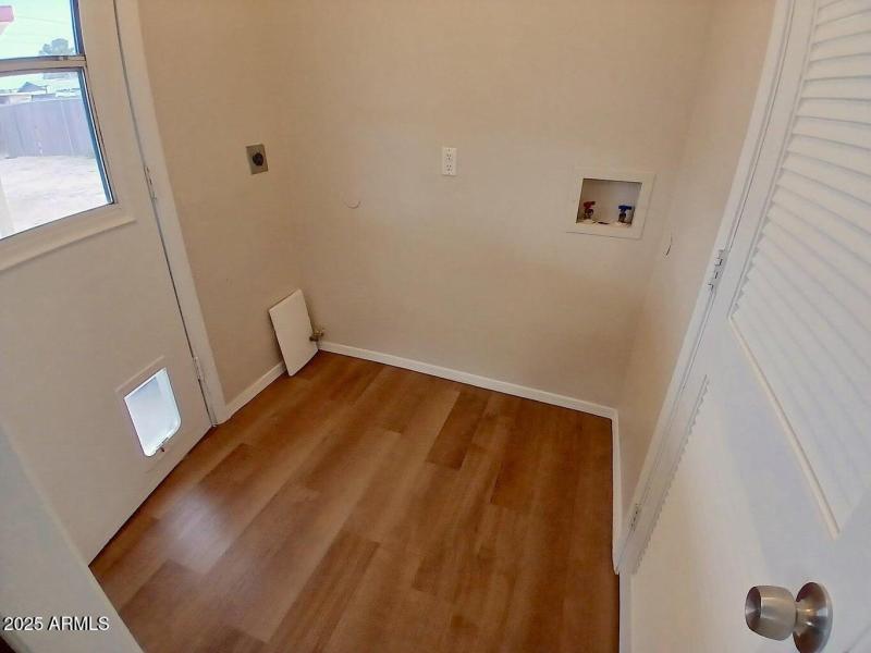 20251013213331200327000000-o