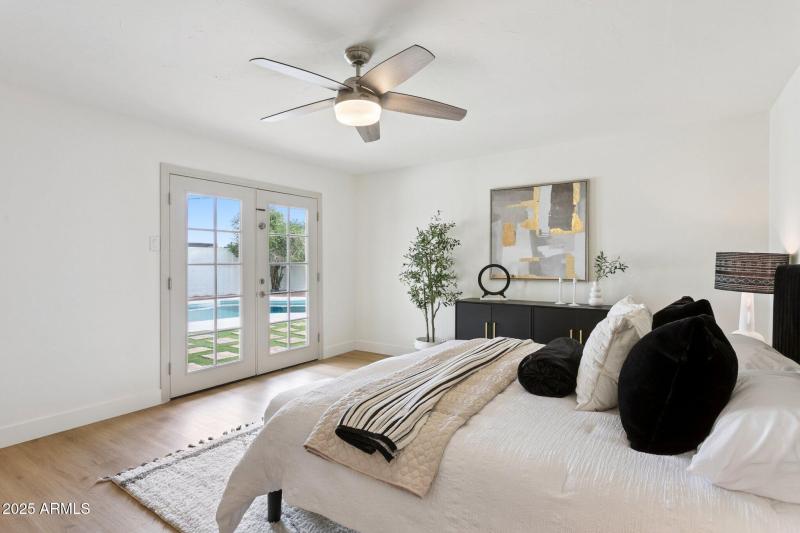 21-web-or-mls-7827-e-moreland-st