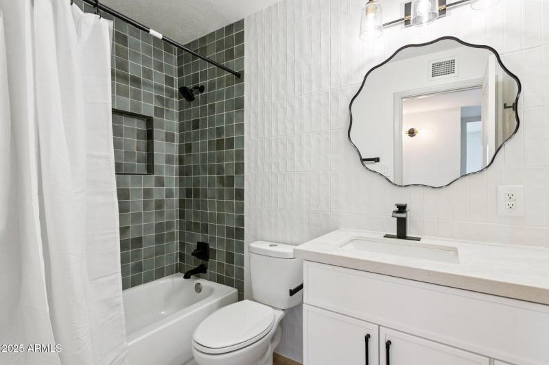 31-web-or-mls-7827-e-moreland-st