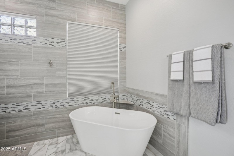 32-web-or-mls-W Loma Verde Trail-S1611-0