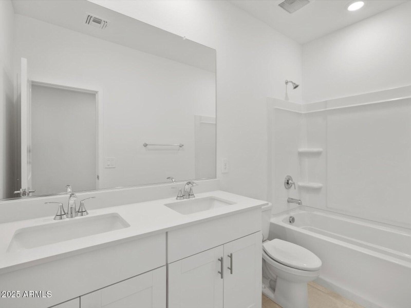 Bathroom 2 Double Sink!