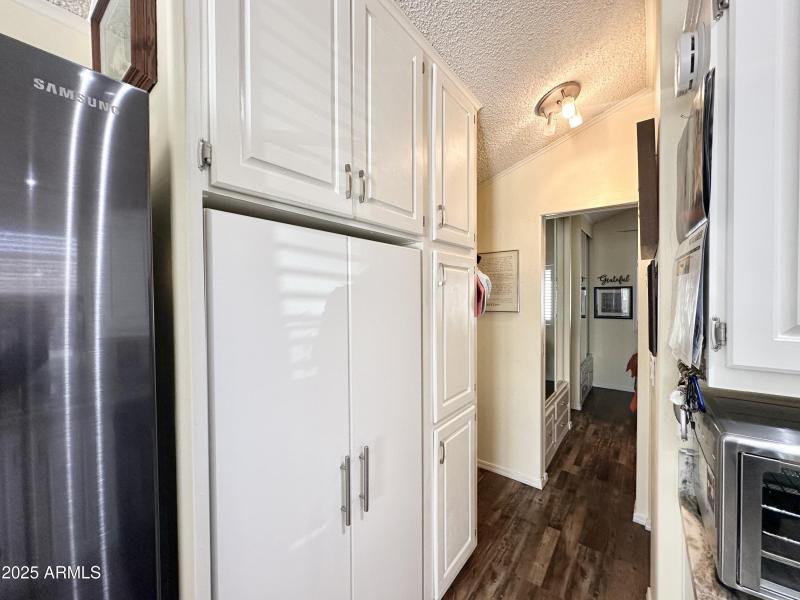 Hall to bedroom/AZ room