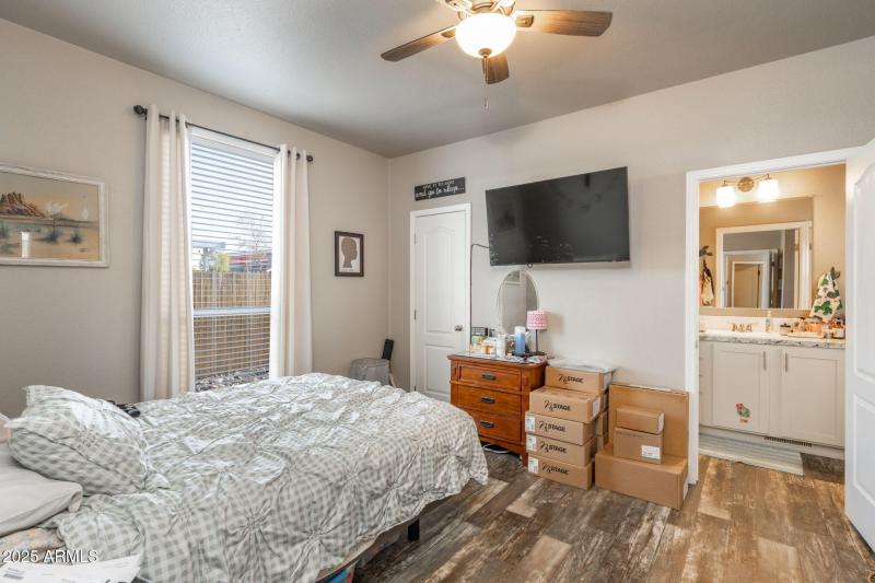 11-web-or-mls-1023-thorton-rd