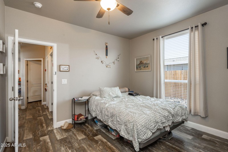 12-web-or-mls-1023-thorton-rd