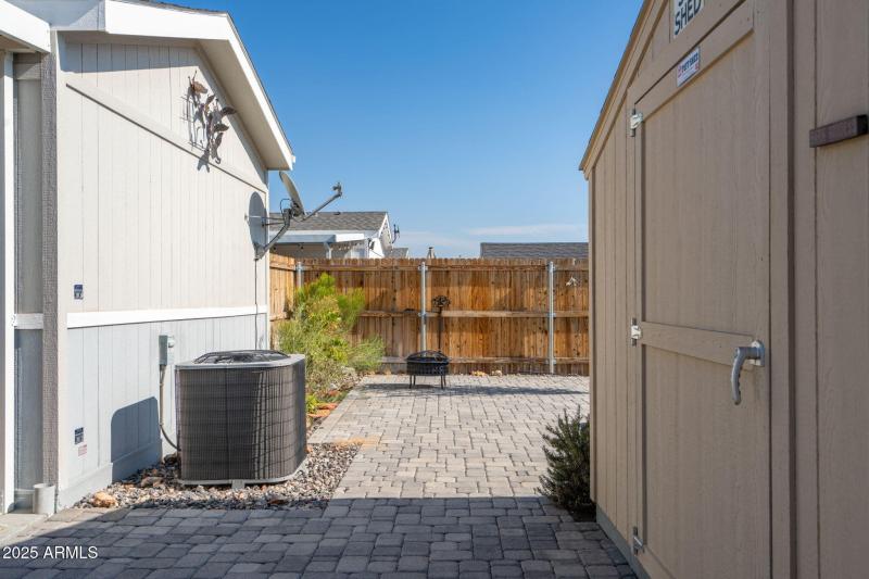 20-web-or-mls-1023-thorton-rd