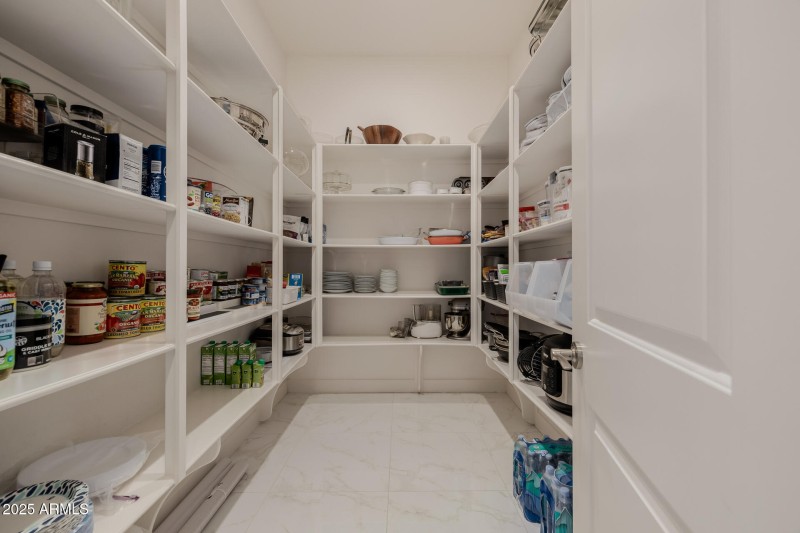 Walk-in Pantry