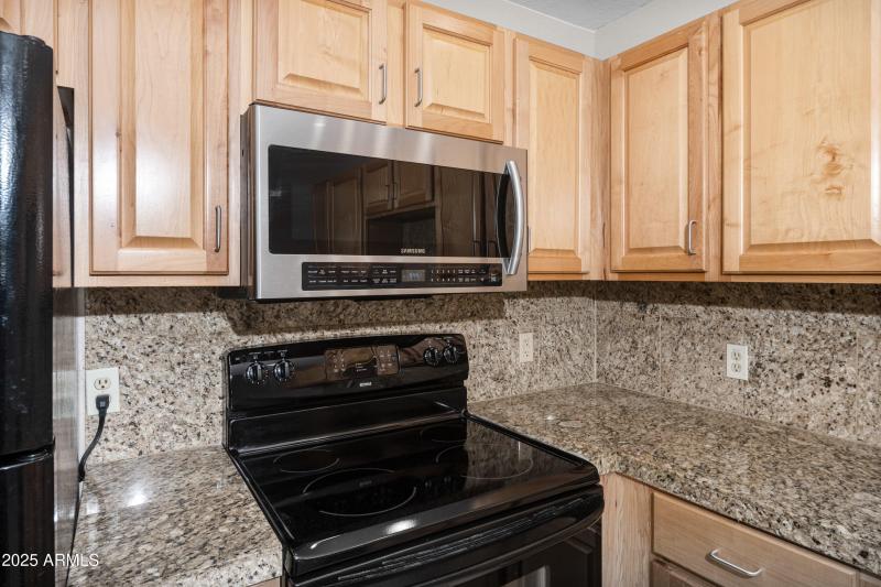 Kitchen stove/microwave