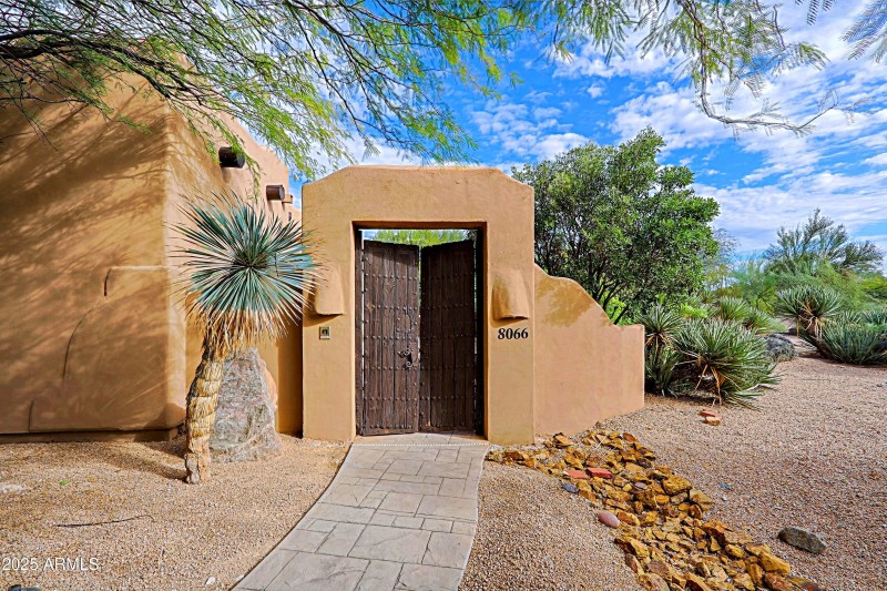Courtyard Entrance 1