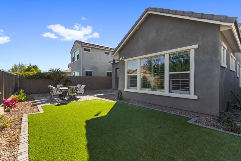 12090 W Peak View Rd-35