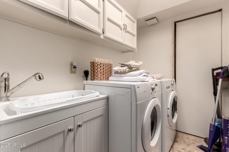 33 Laundry Room