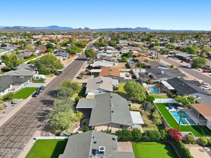 Walking distance to Mohave Middle School