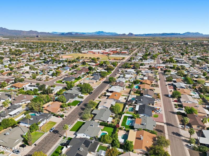 Close proximity to Mohave Middle School