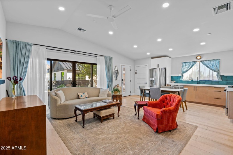 29-web-or-mls-3842-e-san-miguel-ave