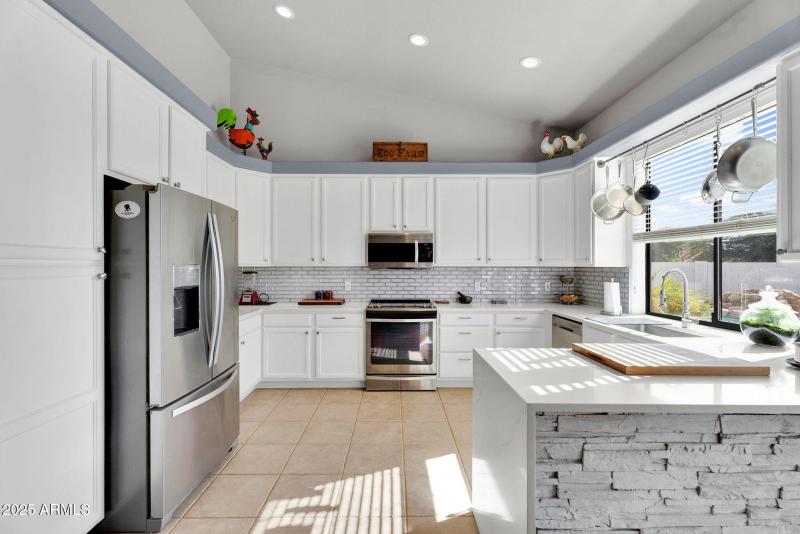 14-web-or-mls-907 E Carlise Rd-20