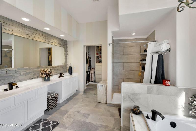 25-web-or-mls-907 E Carlise Rd-27