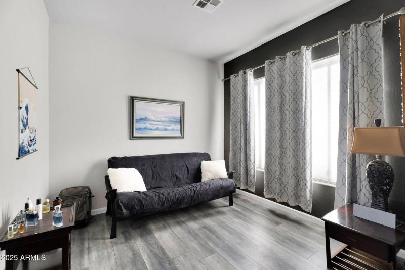 29-web-or-mls-907 E Carlise Rd-29