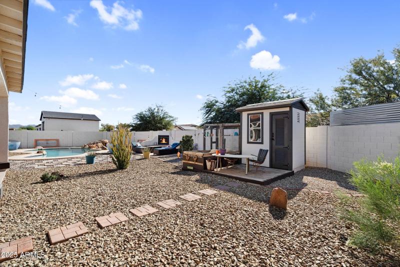 48-web-or-mls-907 E Carlise Rd-44