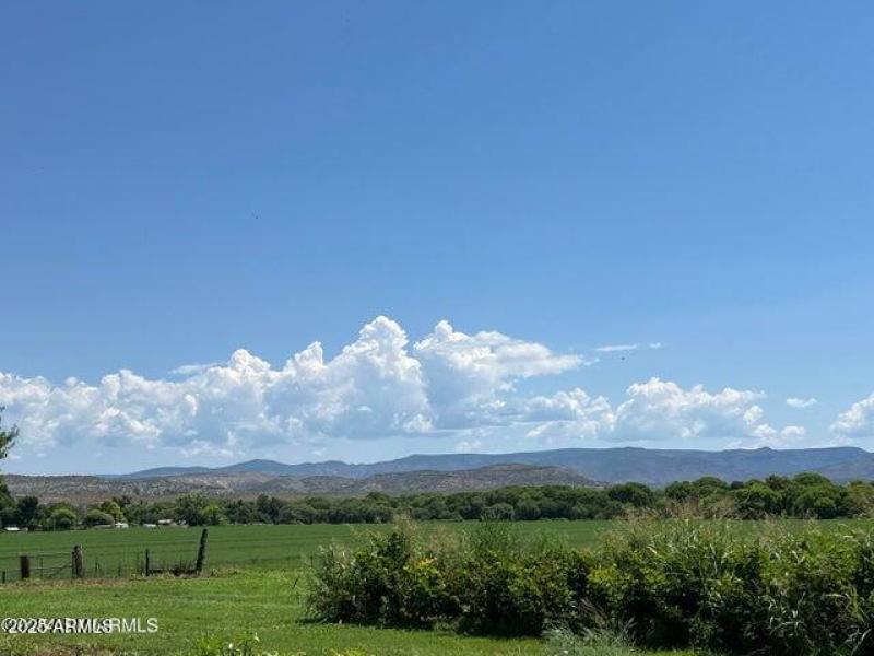 726 E. Riverglen Dr..jpg-26