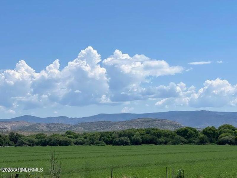 726 E. Riverglen Dr..jpg-25