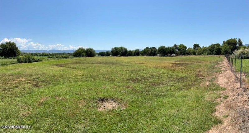 726 E. Riverglen Dr..jpg-21