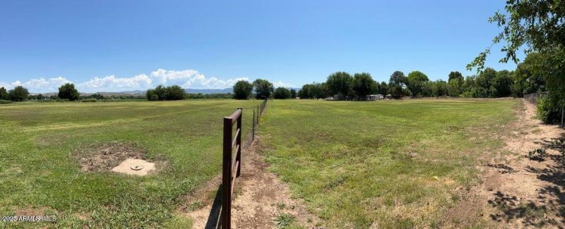 726 E. Riverglen Dr..jpg-17