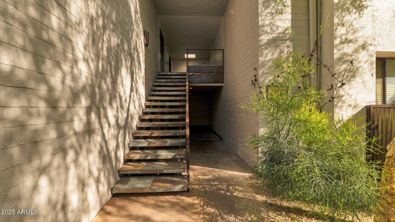 1-web-or-mls-P1309951