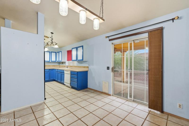 Dining/Kitchen