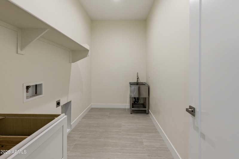 10039 N Burris Rd-106